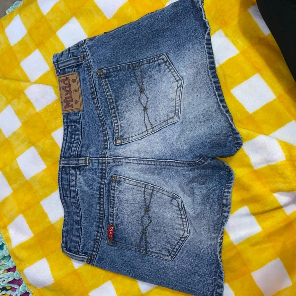 Jeans shorts size 5 - Picture 3 of 3